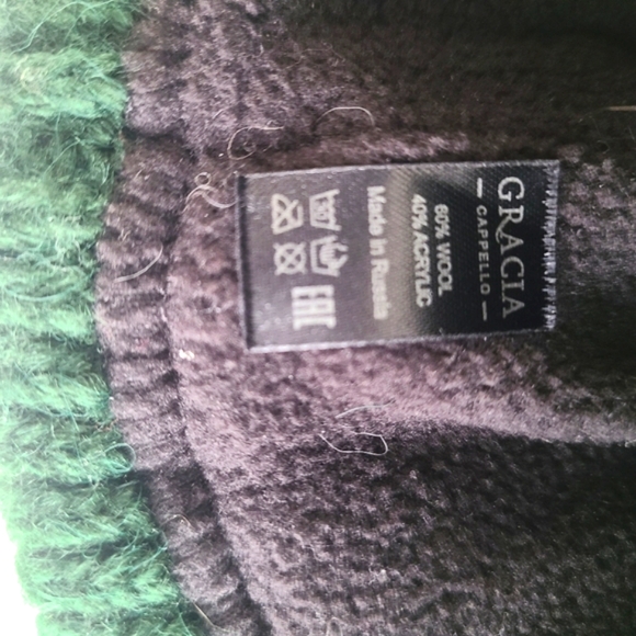 Winter knitted hat / beanie - Picture 6 of 7